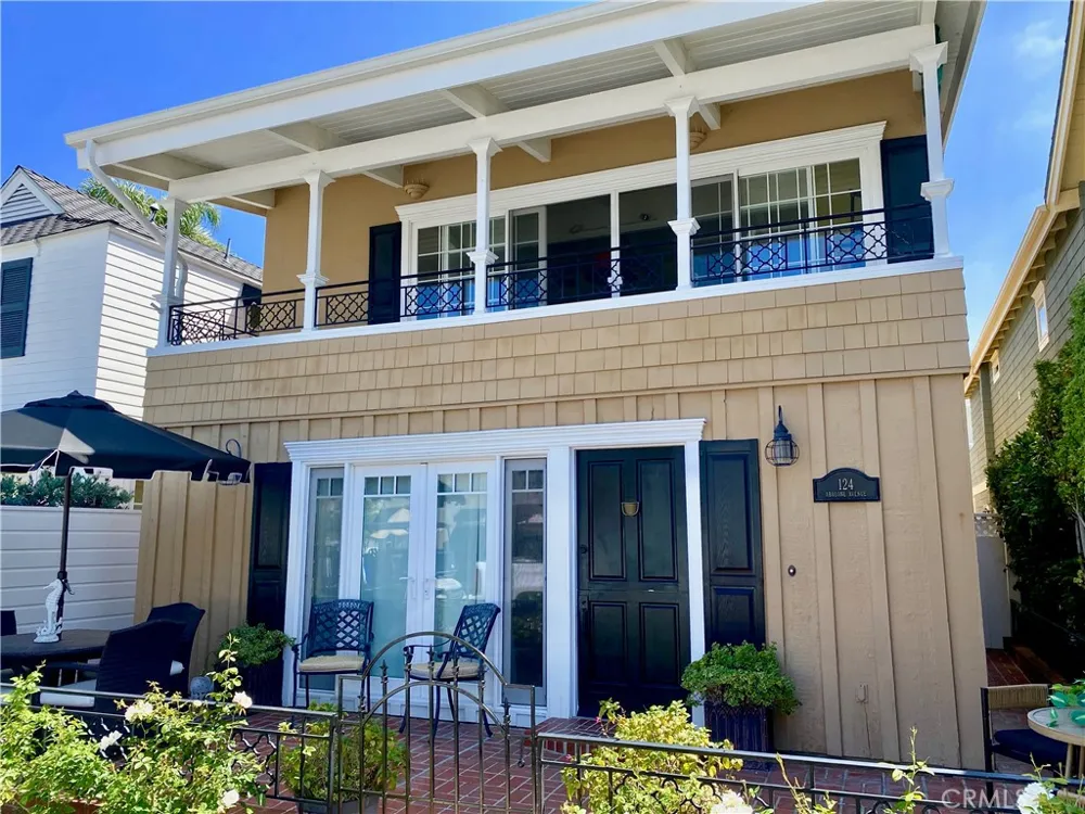 124 Abalone Newport Beach, CA 92662