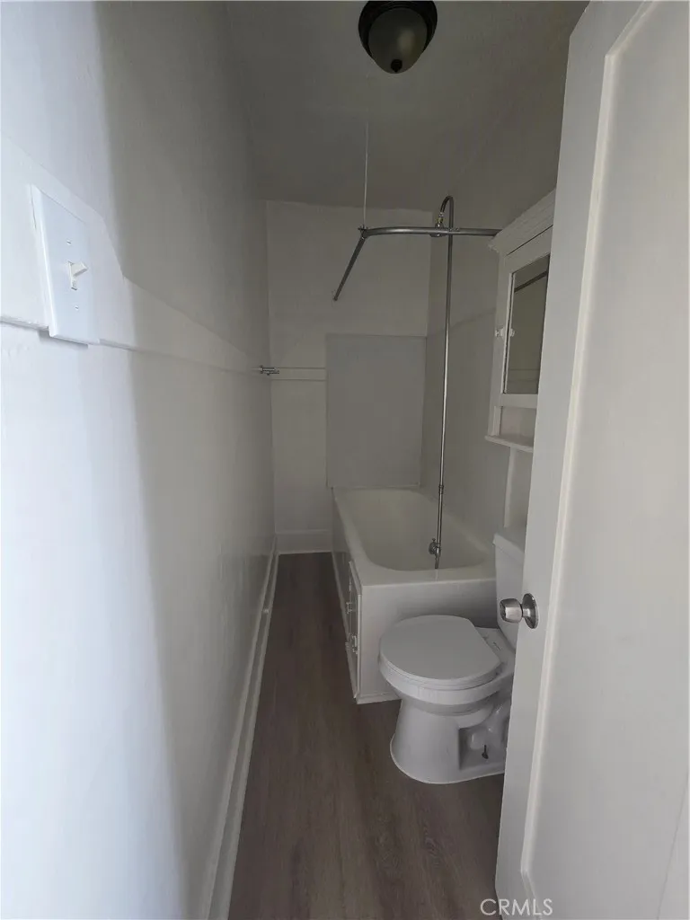 942 E 2nd #7 Long Beach, CA 90802