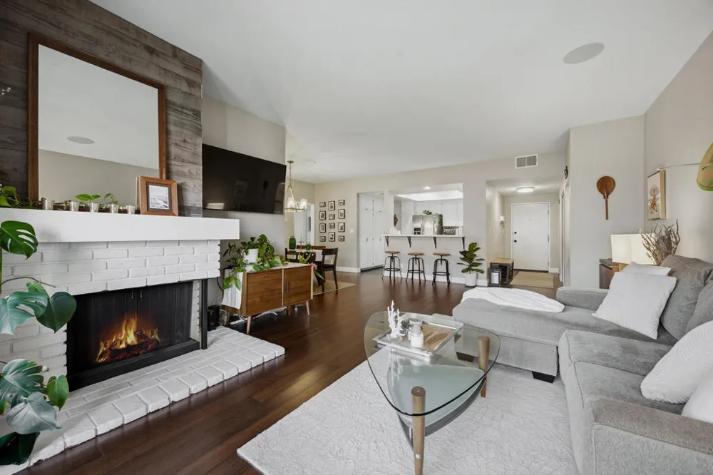 8180 Manitoba Street #255 Los Angeles, CA 90293