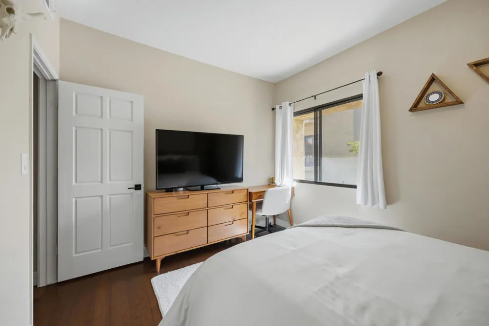 8180 Manitoba Street #255 Los Angeles, CA 90293
