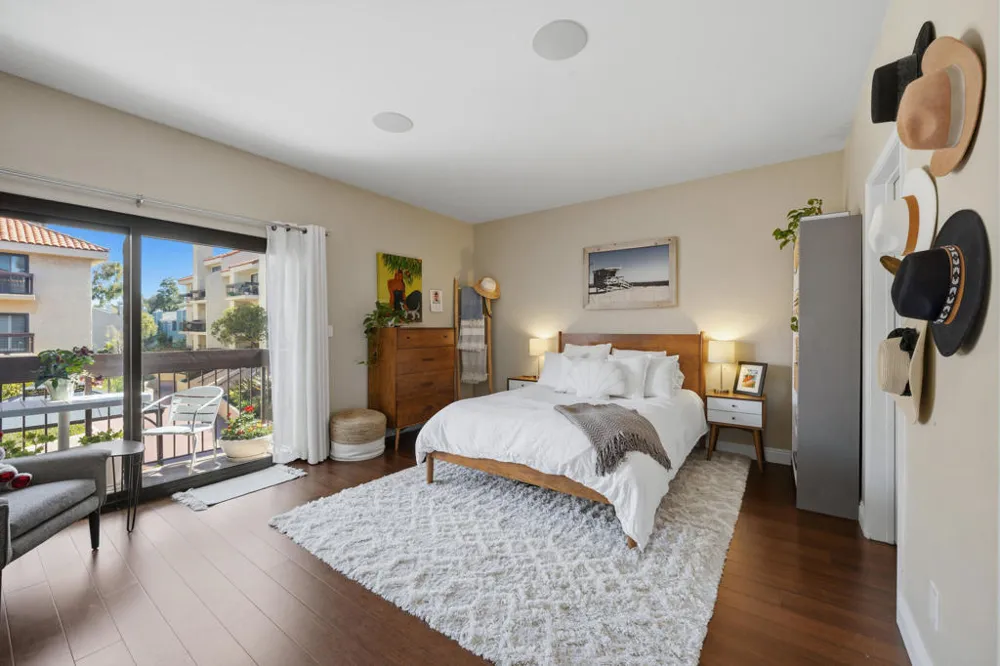 8180 Manitoba Street #255 Los Angeles, CA 90293