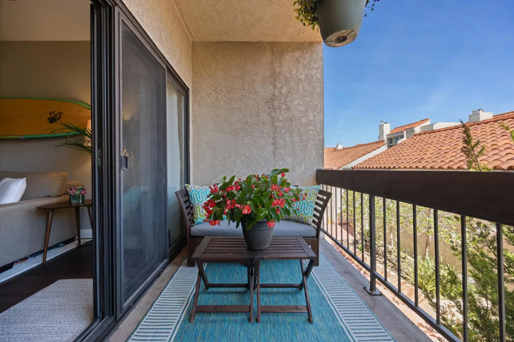 8180 Manitoba Street #255 Los Angeles, CA 90293