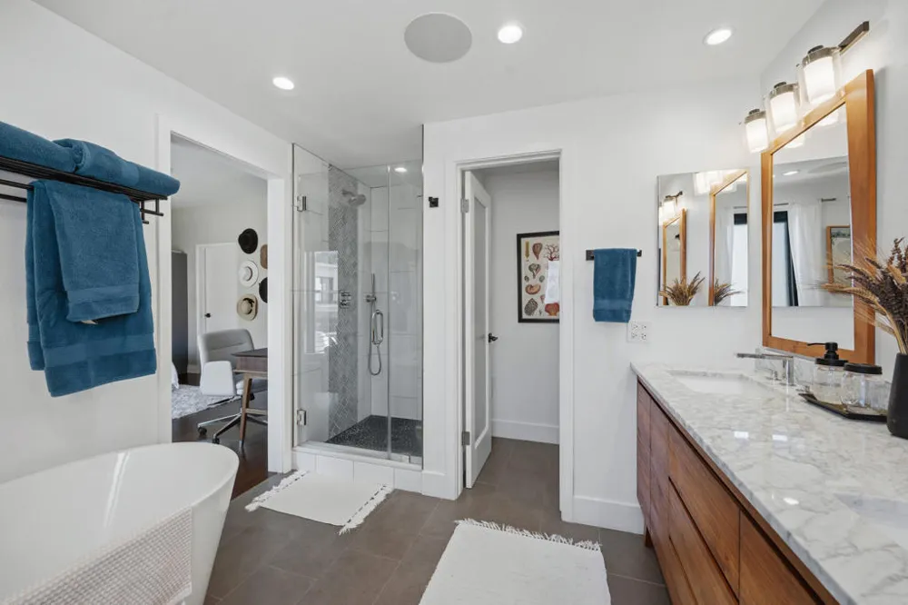 8180 Manitoba Street #255 Los Angeles, CA 90293
