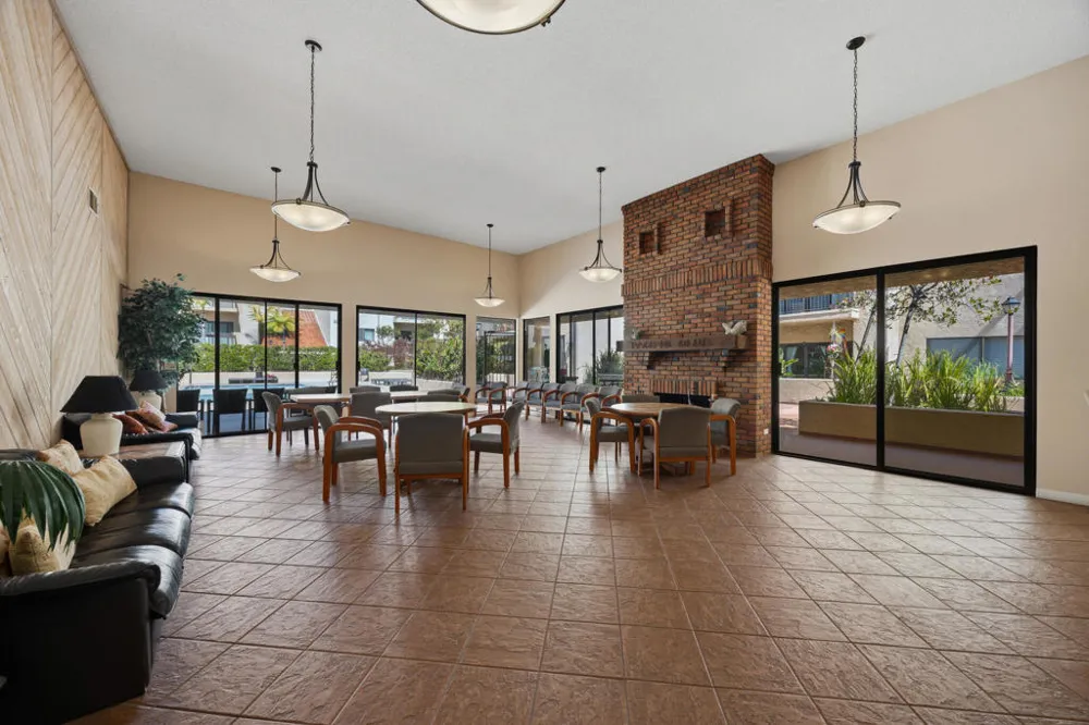 8180 Manitoba Street #255 Los Angeles, CA 90293
