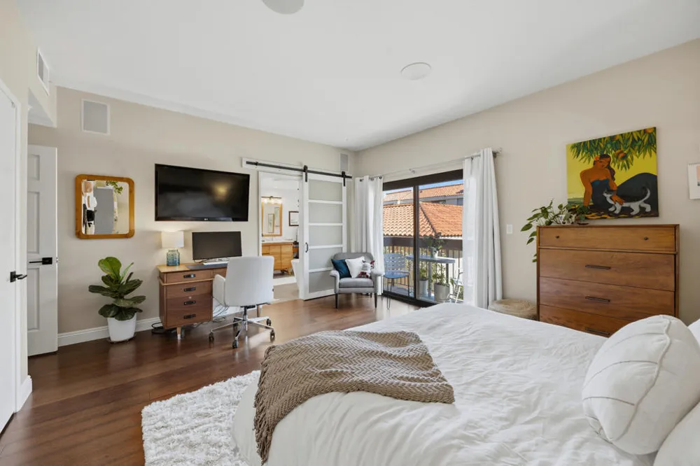 8180 Manitoba Street #255 Los Angeles, CA 90293