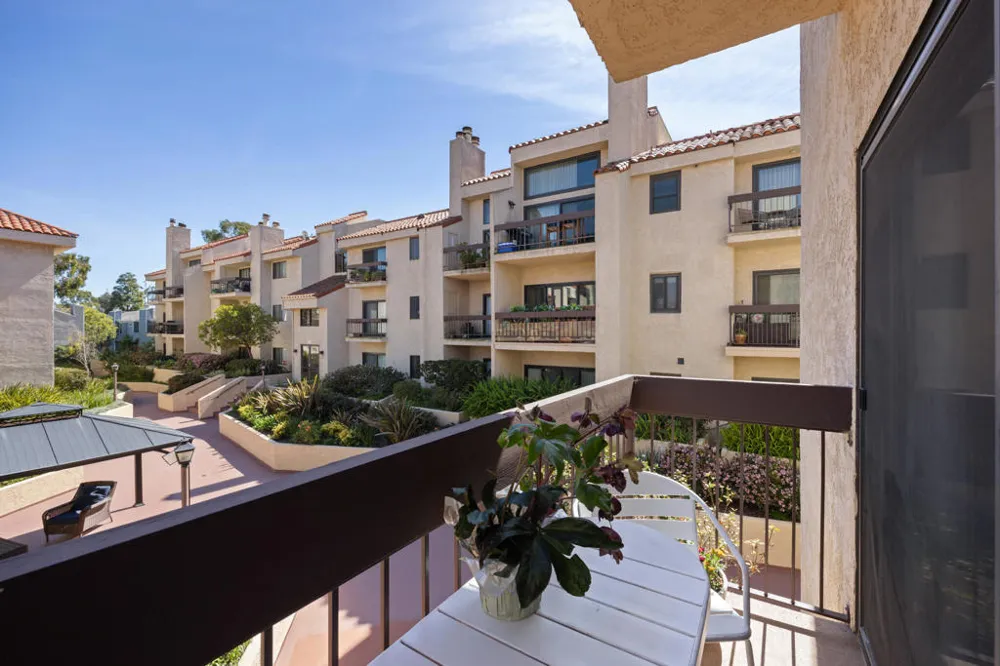 8180 Manitoba Street #255 Los Angeles, CA 90293