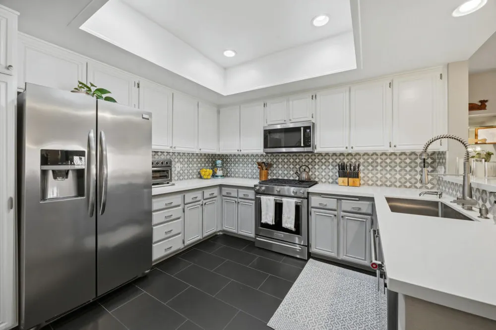 8180 Manitoba Street #255 Los Angeles, CA 90293