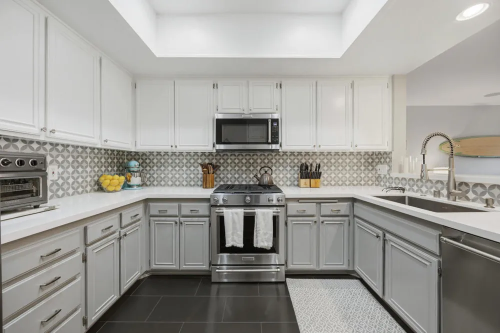 8180 Manitoba Street #255 Los Angeles, CA 90293