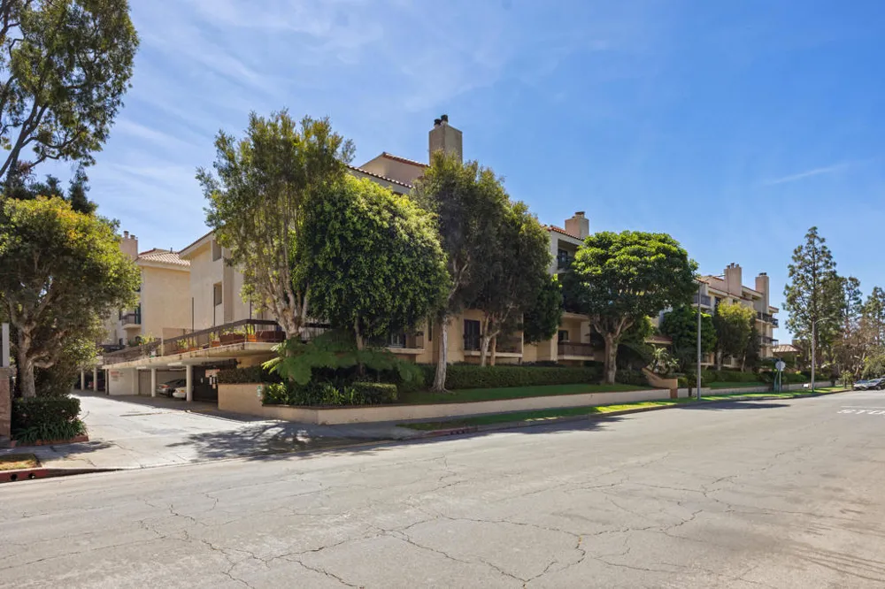 8180 Manitoba Street #255 Los Angeles, CA 90293