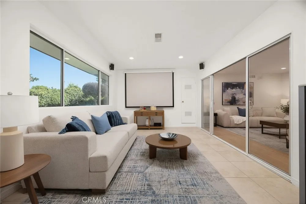 2000 Holly Avenue Arcadia, CA 91007