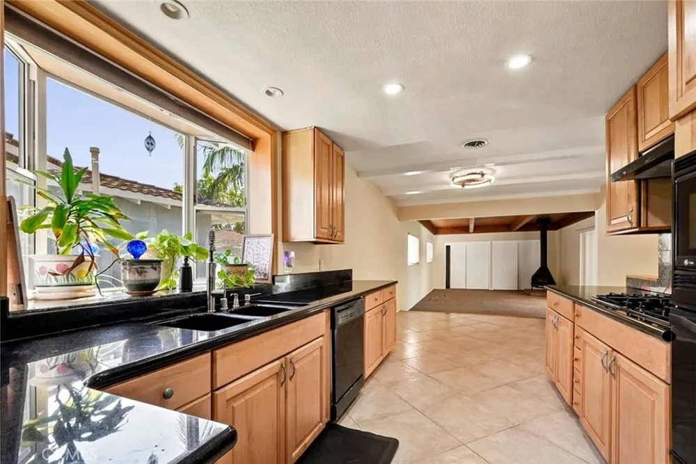 2612 Townley Santa Ana, CA 92706