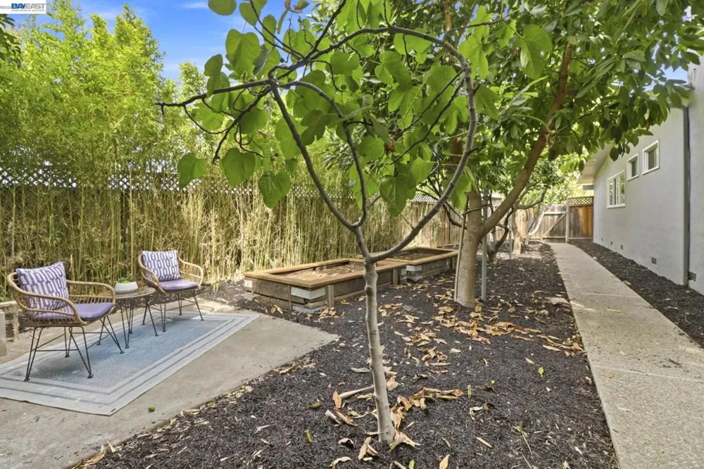 554 Beechmont Lane Hayward, CA 94544