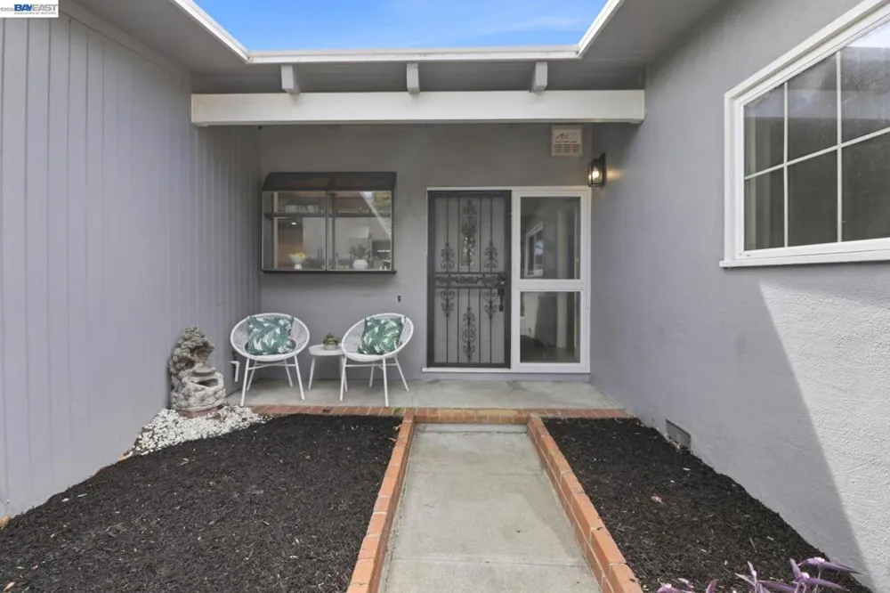 554 Beechmont Lane Hayward, CA 94544
