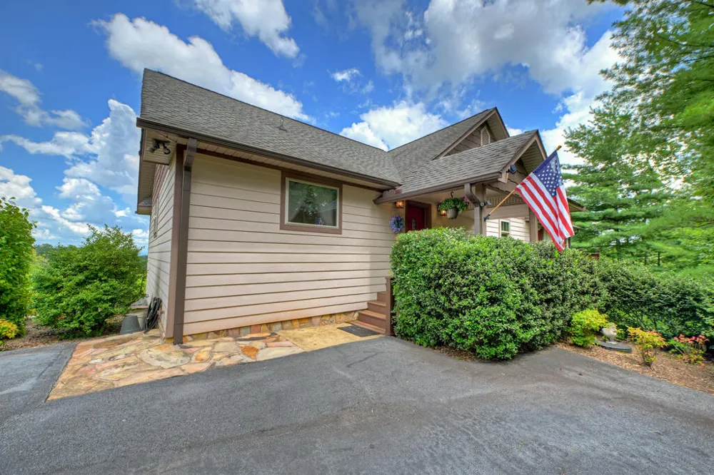 78 Longview Lane Blue Ridge, GA 30513