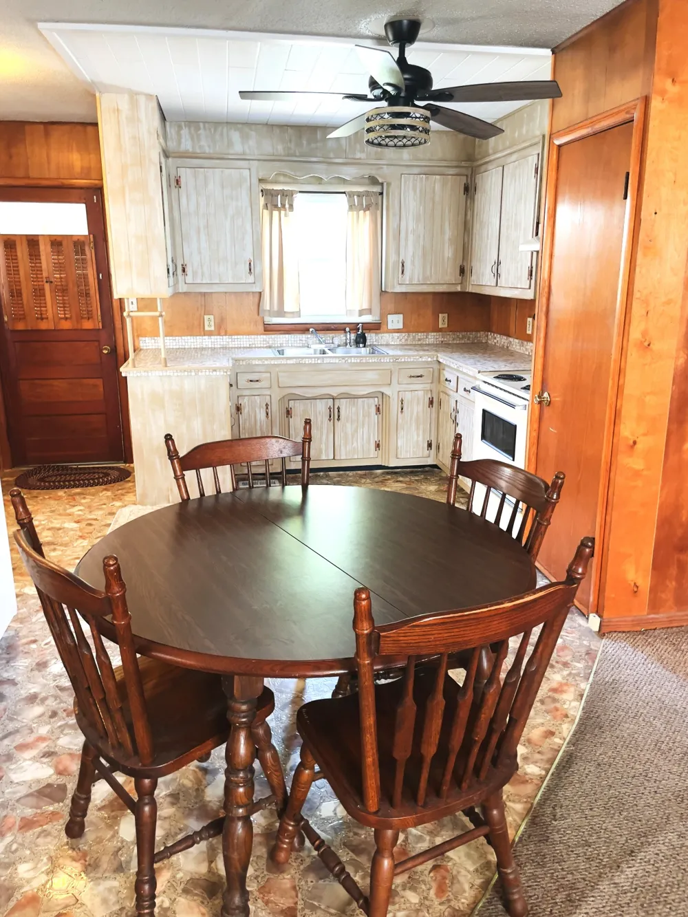 408 Poplar St Waynesboro, TN 38485