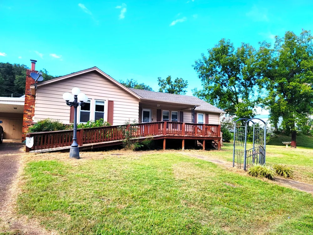 408 Poplar St Waynesboro, TN 38485