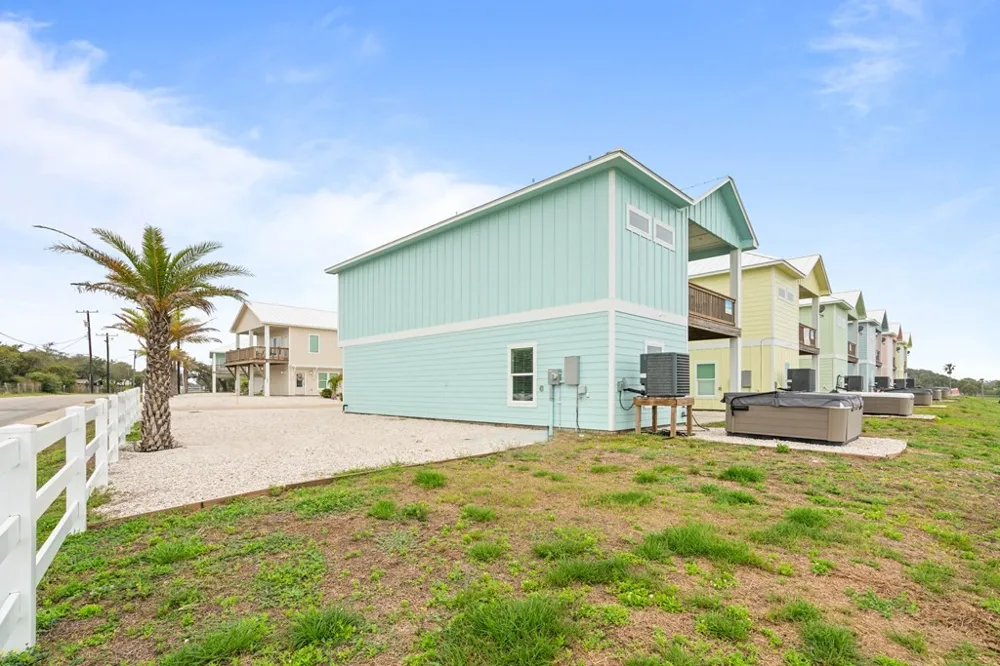171 Seven Palms Drive Fulton, TX 78358