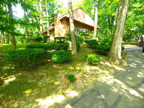 9460 Maple Knoll Drive
