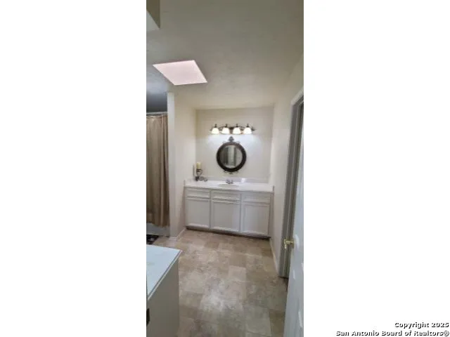 5603 ARNCLIFFE DR Houston, TX 77088