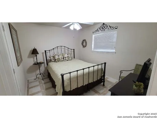 5603 ARNCLIFFE DR Houston, TX 77088