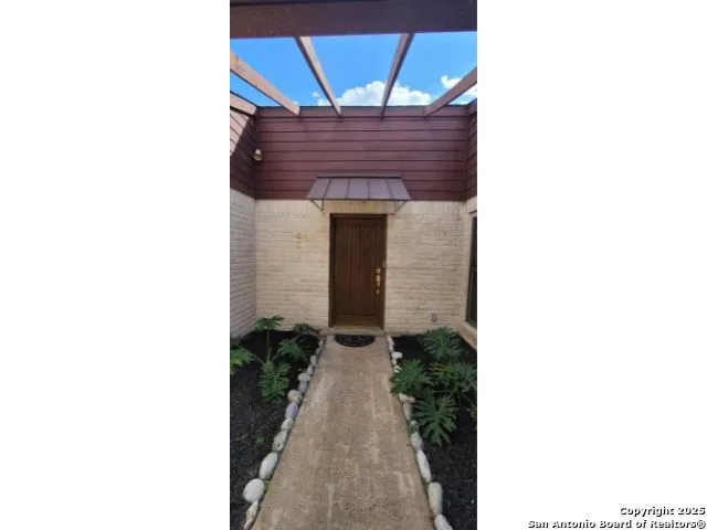 5603 ARNCLIFFE DR Houston, TX 77088
