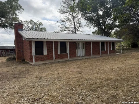 415 SE MAIN ST