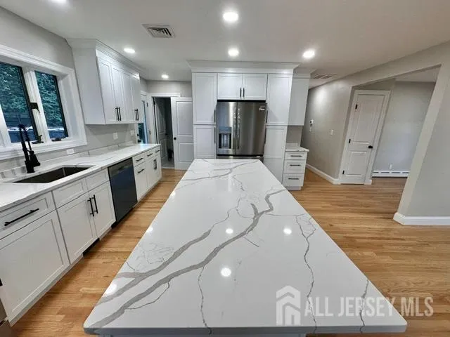 16 Charlotte Street Sayreville, NJ 08872