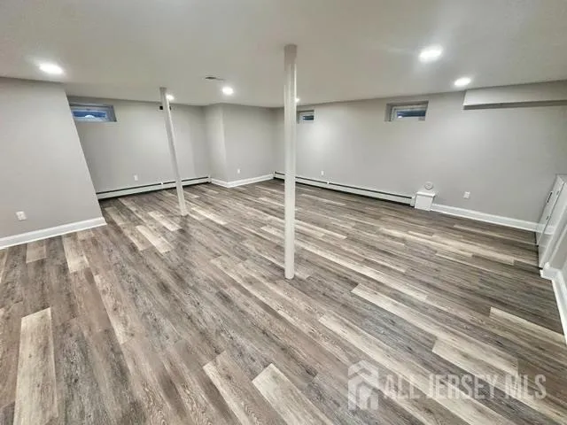 16 Charlotte Street Sayreville, NJ 08872