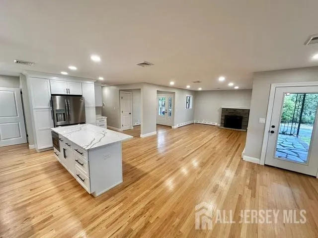 16 Charlotte Street Sayreville, NJ 08872