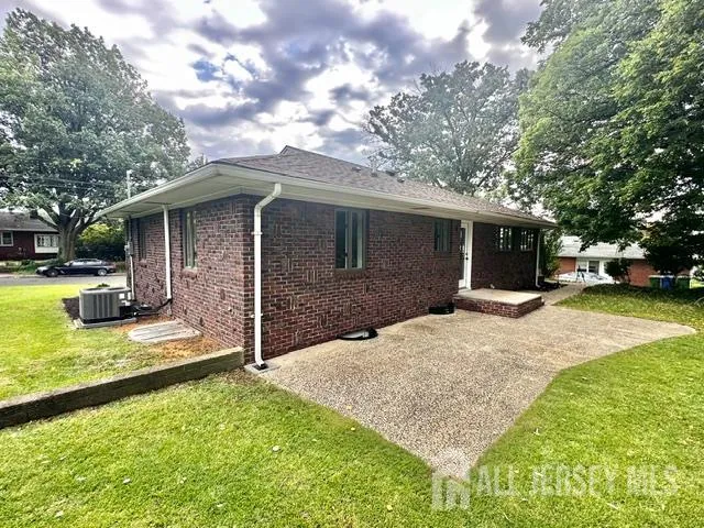 16 Charlotte Street Sayreville, NJ 08872