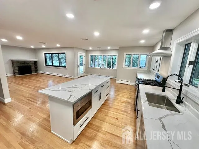 16 Charlotte Street Sayreville, NJ 08872