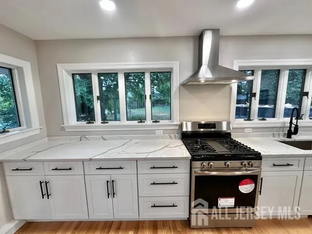 16 Charlotte Street Sayreville, NJ 08872