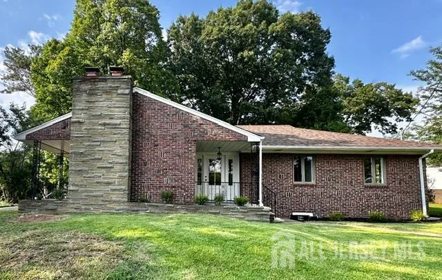 16 Charlotte Street Sayreville, NJ 08872