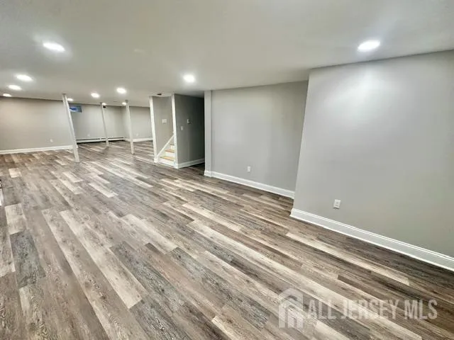 16 Charlotte Street Sayreville, NJ 08872