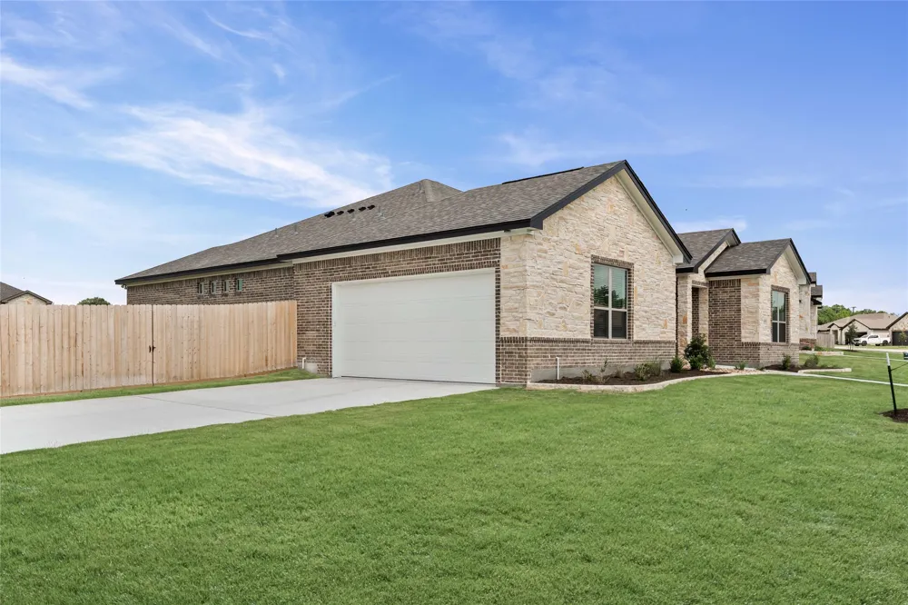 126 Lasso Loop Lorena, TX 76655