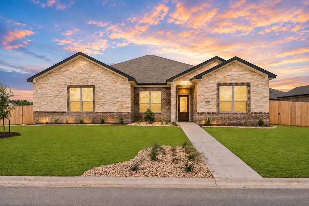 126 Lasso Loop Lorena, TX 76655