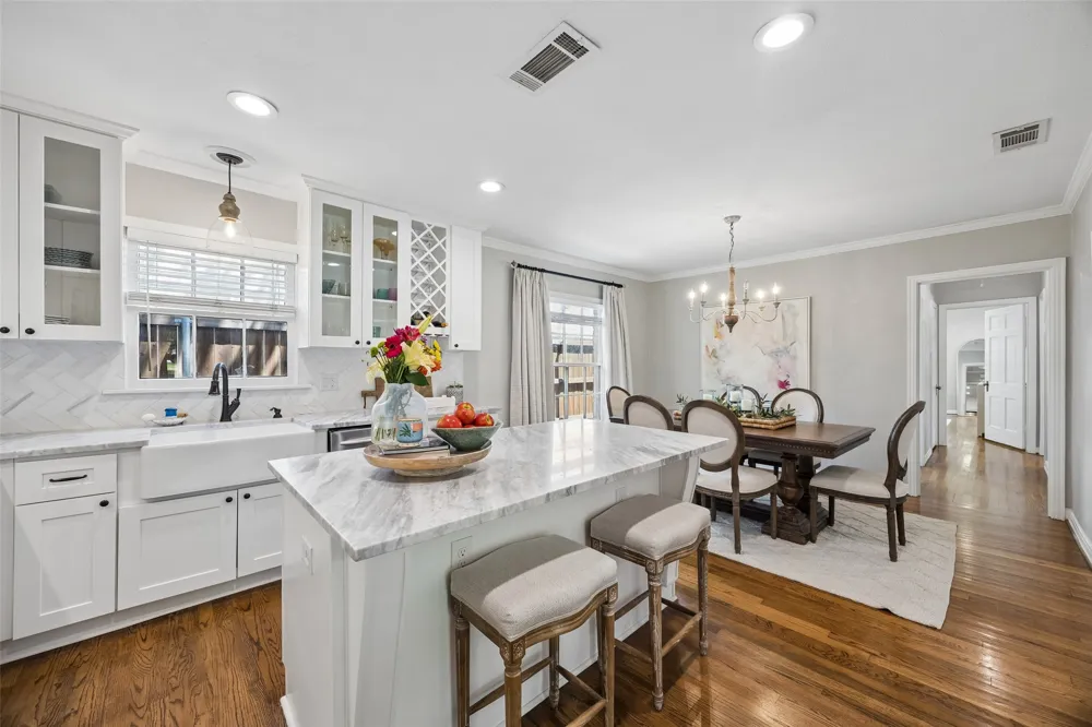 6203 Kenwood Avenue Dallas, TX 75214