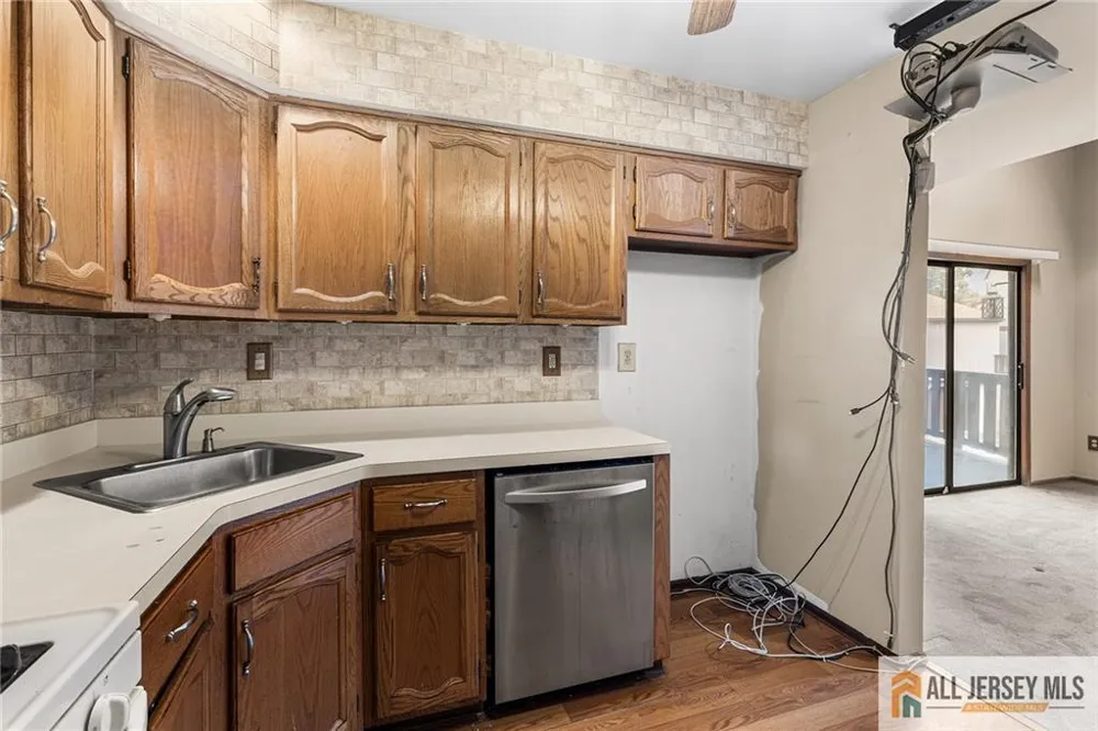 84 Diamond Lane Old Bridge, NJ 08857