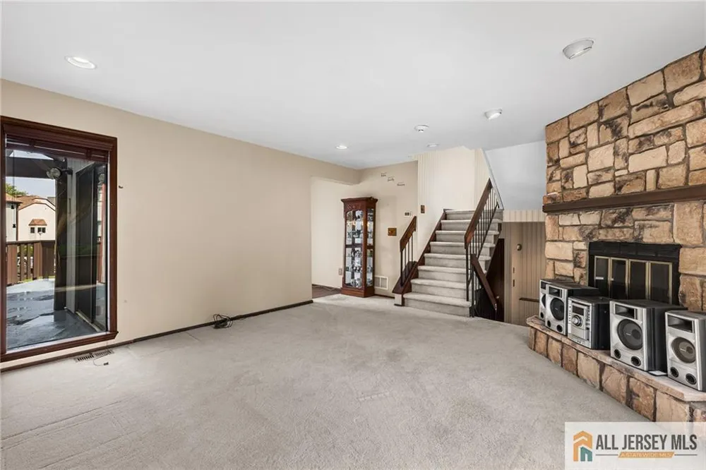 84 Diamond Lane Old Bridge, NJ 08857