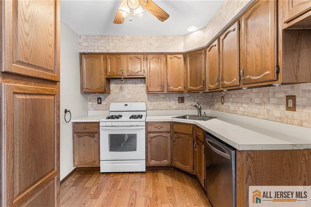 84 Diamond Lane Old Bridge, NJ 08857