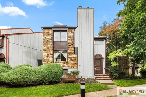 84 Diamond Lane