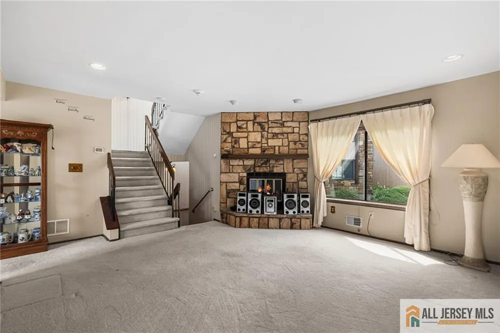 84 Diamond Lane Old Bridge, NJ 08857