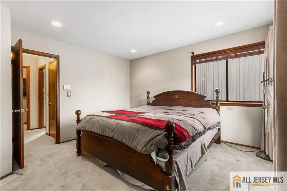 84 Diamond Lane Old Bridge, NJ 08857
