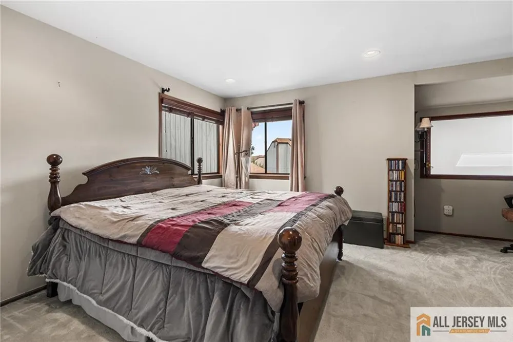 84 Diamond Lane Old Bridge, NJ 08857