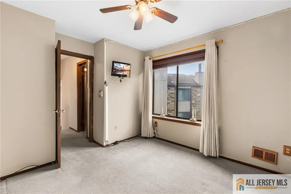 84 Diamond Lane Old Bridge, NJ 08857