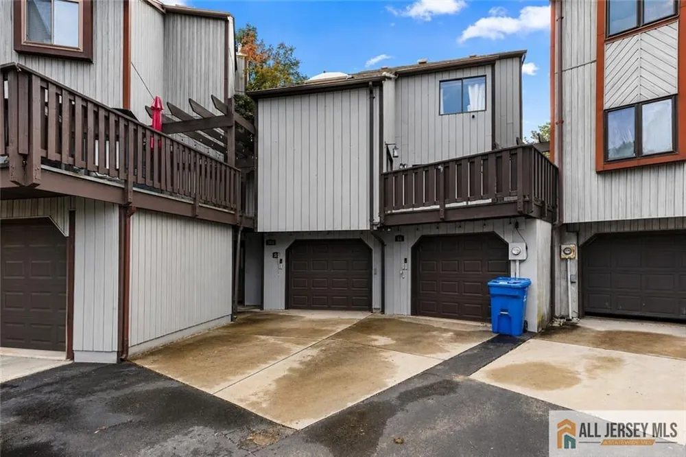 84 Diamond Lane Old Bridge, NJ 08857