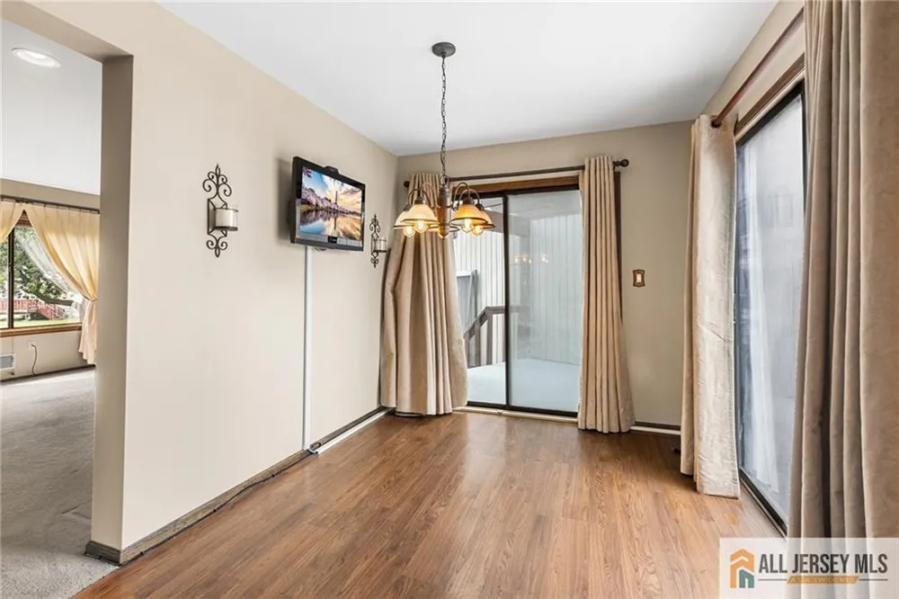 84 Diamond Lane Old Bridge, NJ 08857