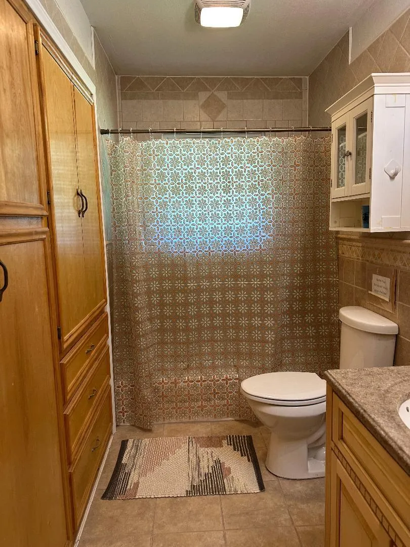 304 Edgewater Drive Clute, TX 77531
