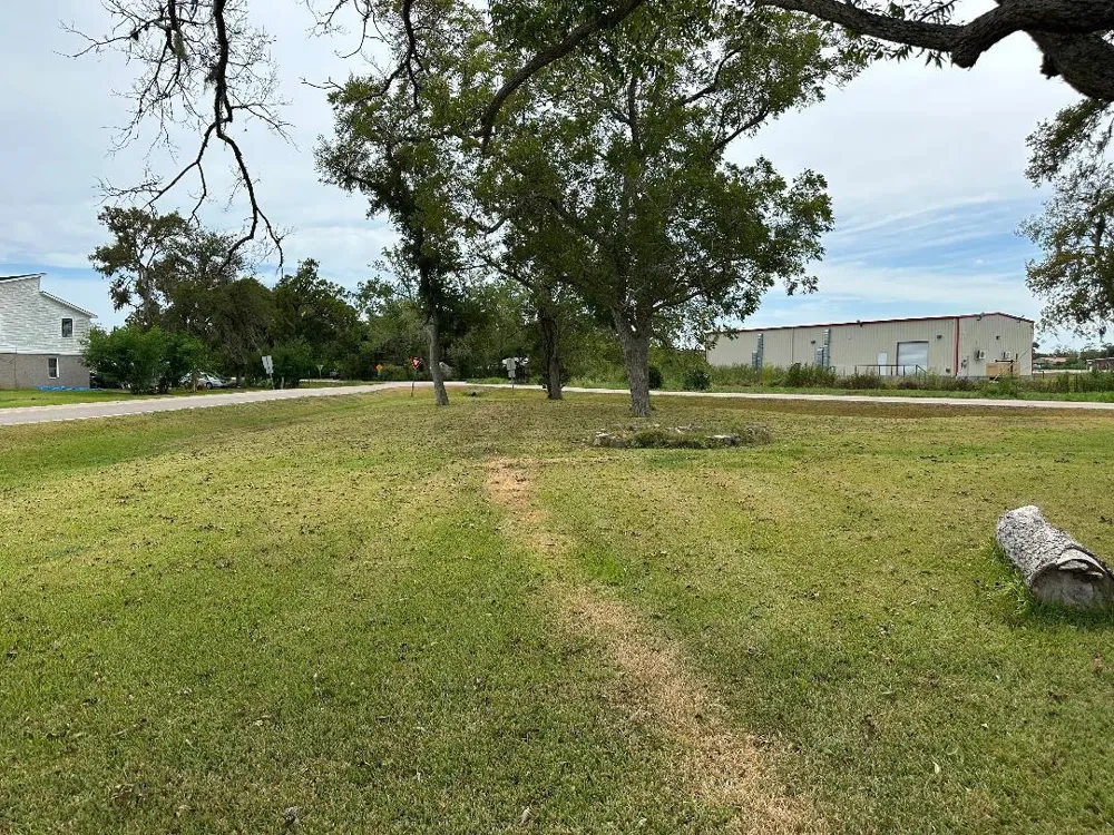 304 Edgewater Drive Clute, TX 77531