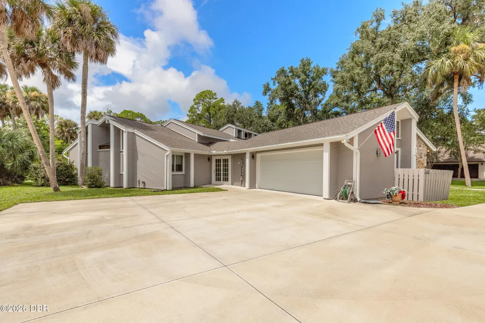 568 Pelican Bay Drive Daytona Beach, FL 32119